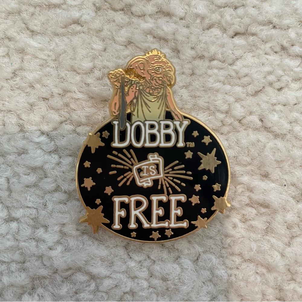 Dobby is Free "Harry Potter" Universal Studios Enamel Pin